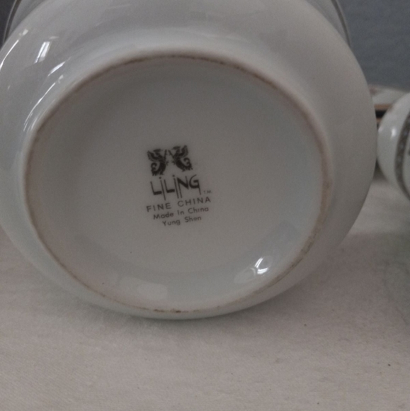 Service for 4 plus bonus creamer and sugar bowl Liling China - Picture 10 of 11